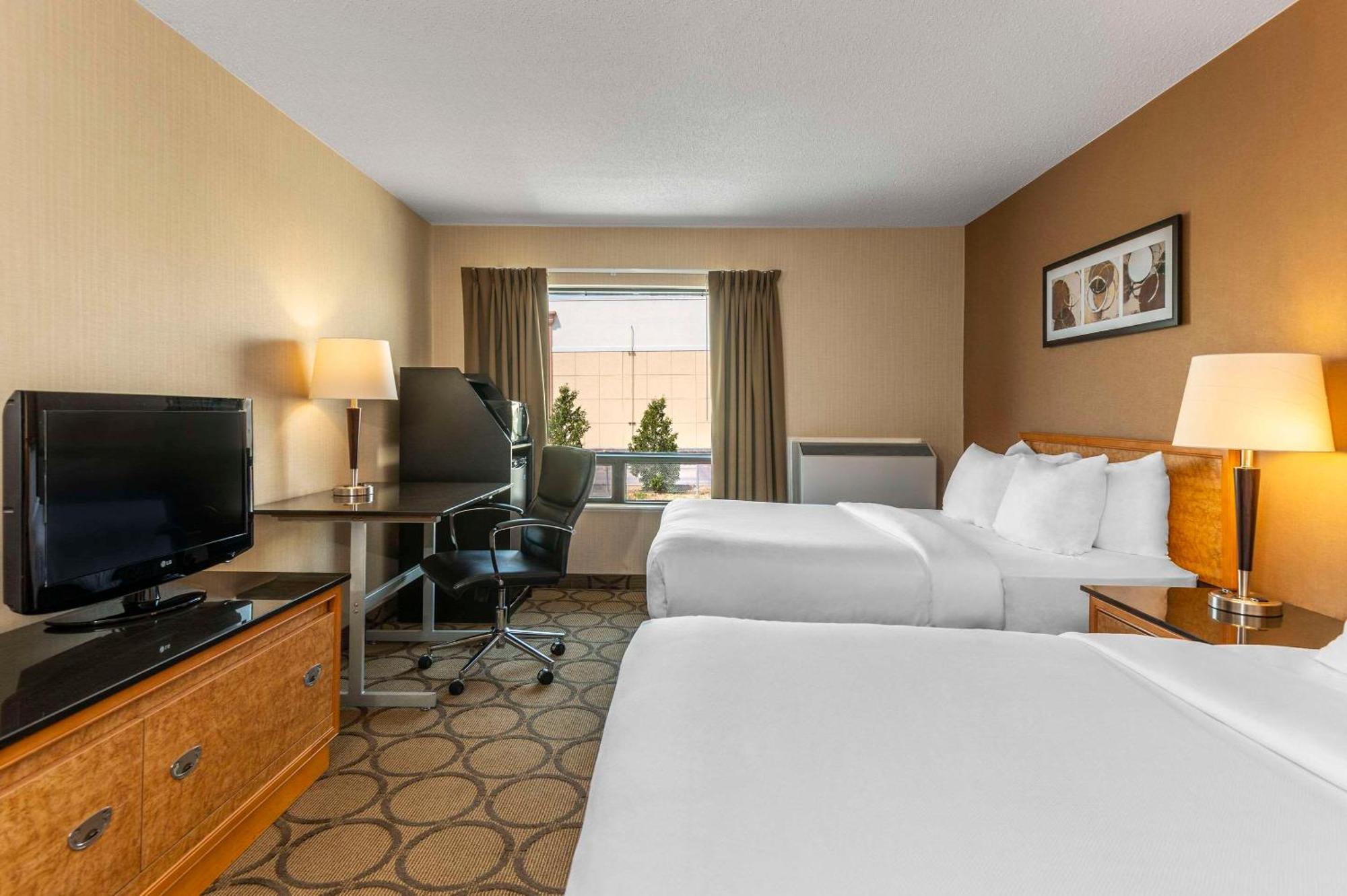 Comfort Airport East Inn