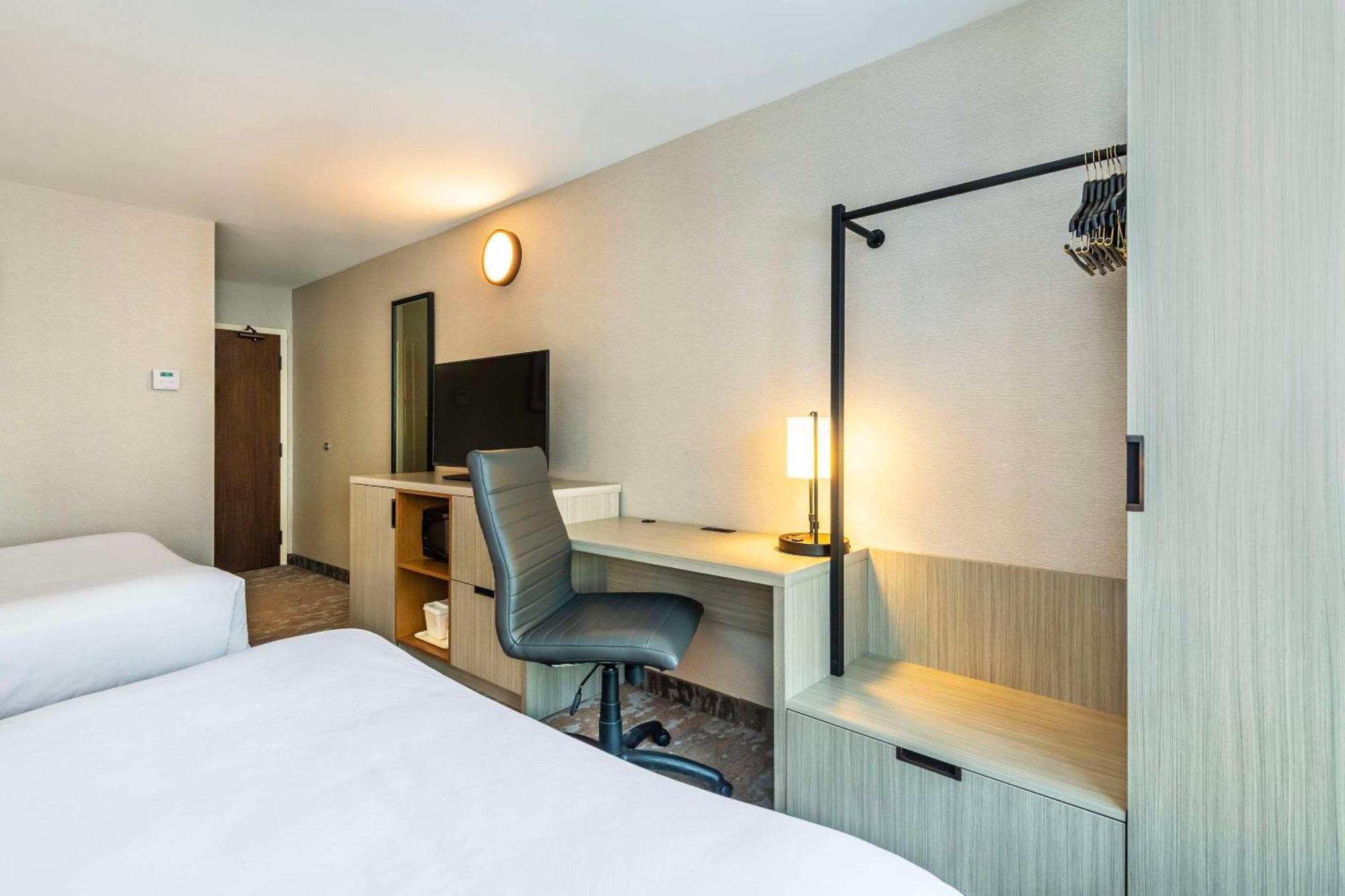Inn Comfort Airport East