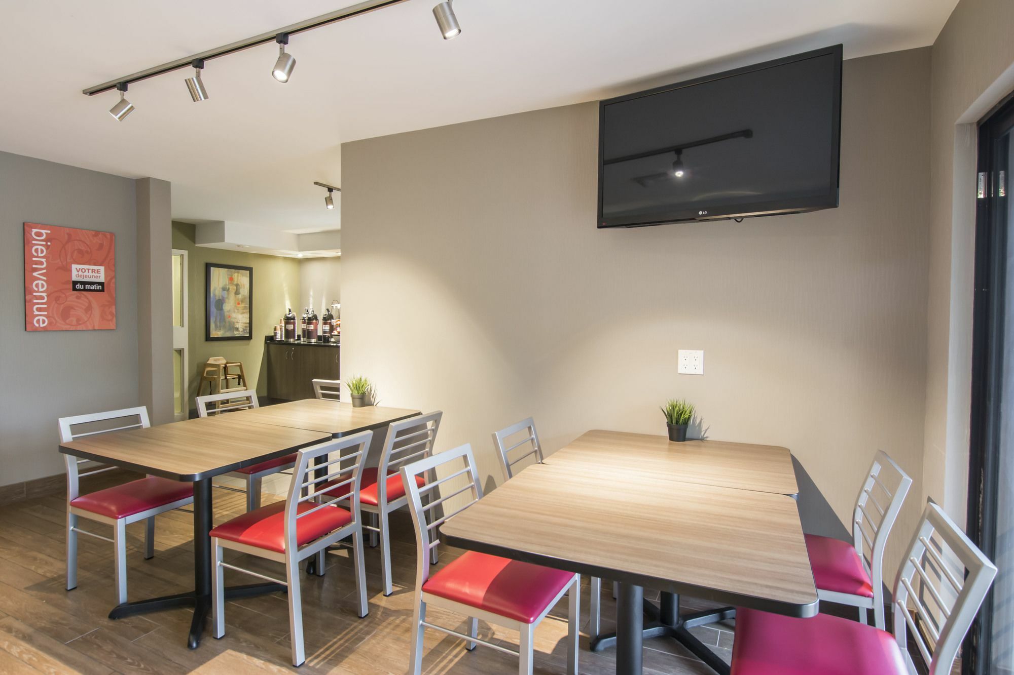 Inn Comfort Airport East Quebec City