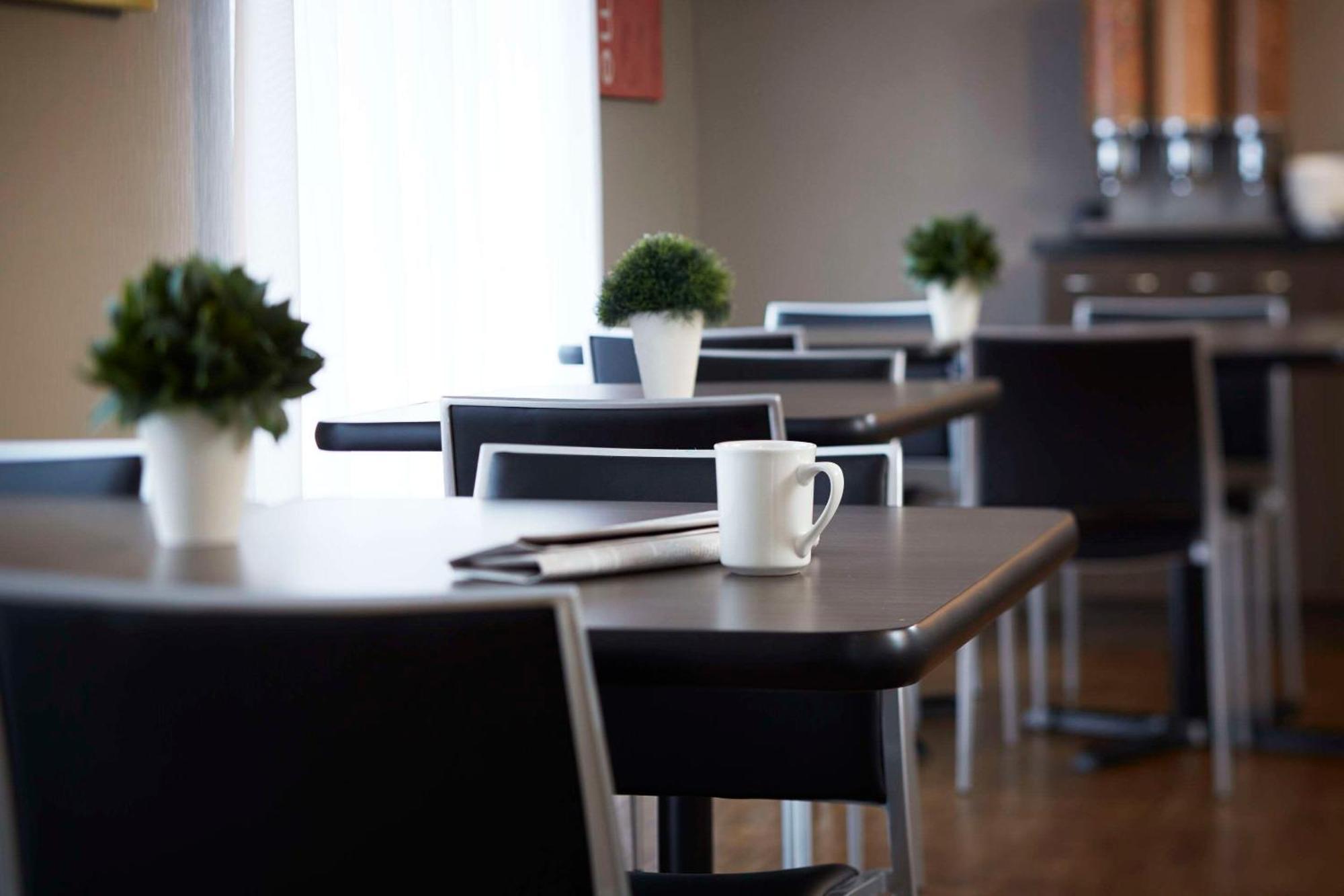 Comfort Airport East Inn Quebec City