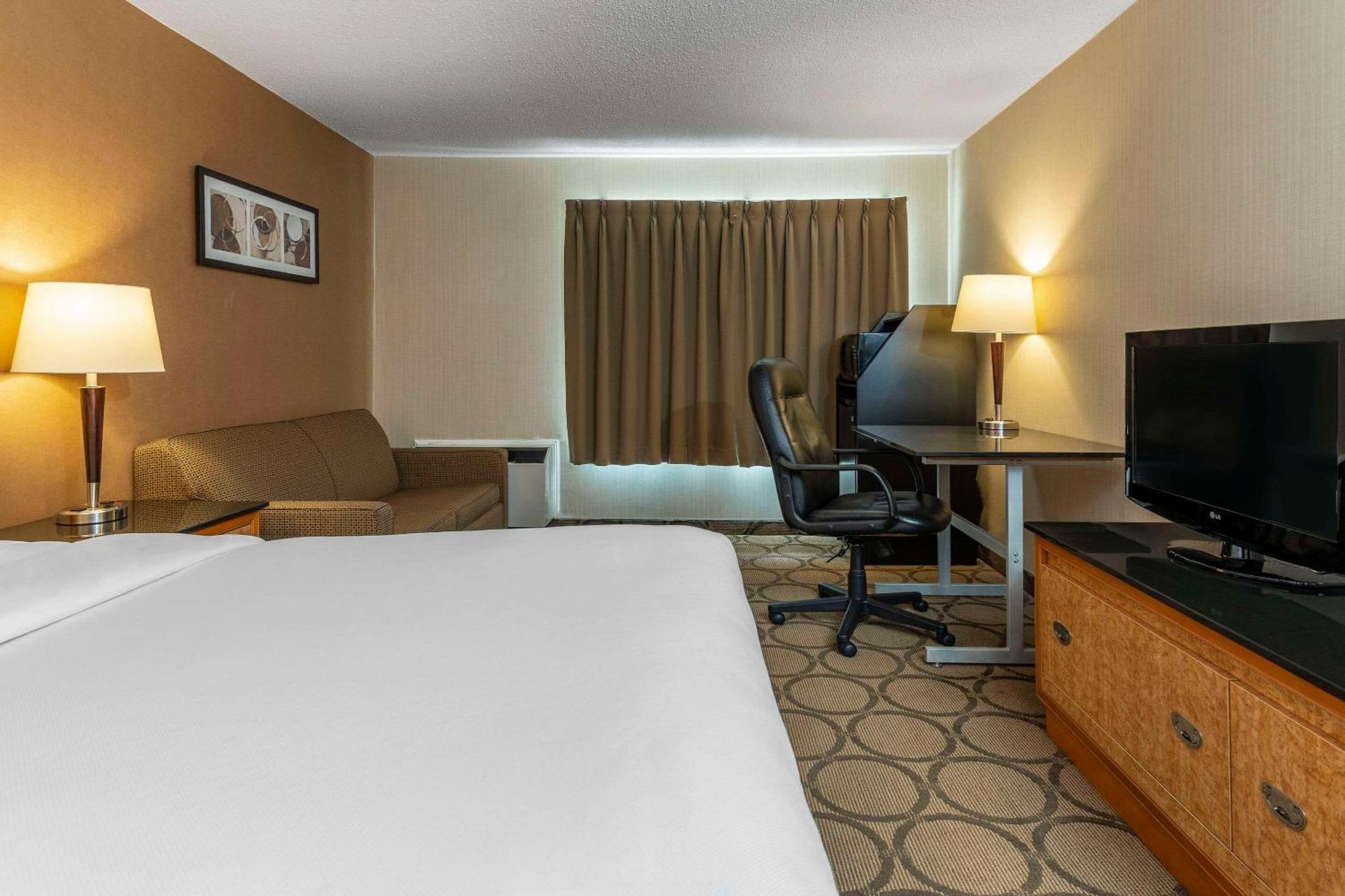 Inn Comfort Airport East Quebec City