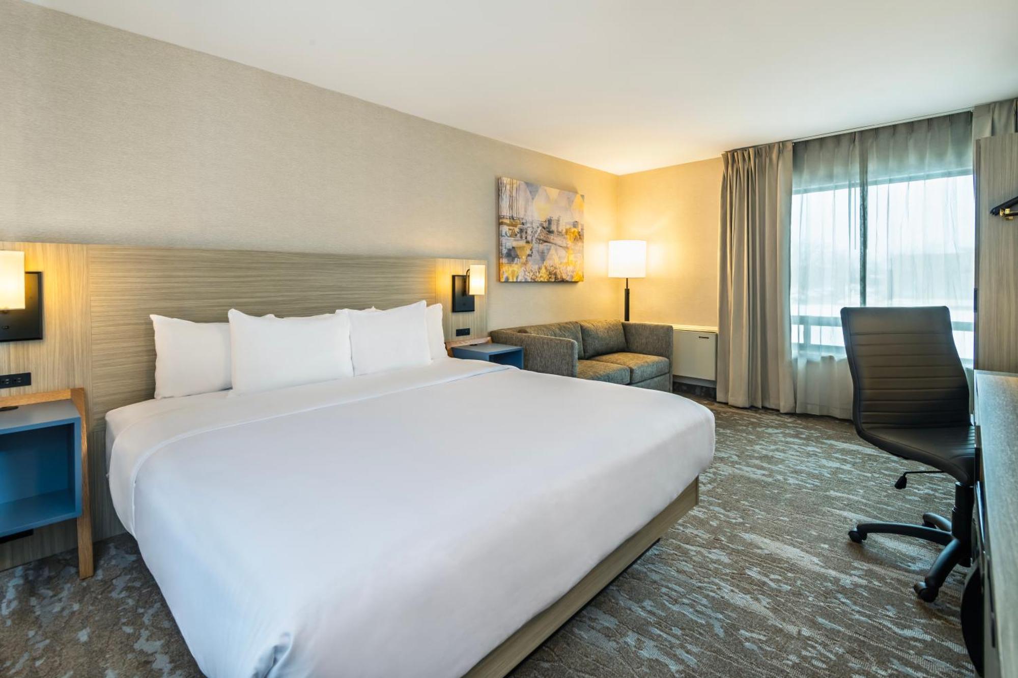 Comfort Airport East Inn