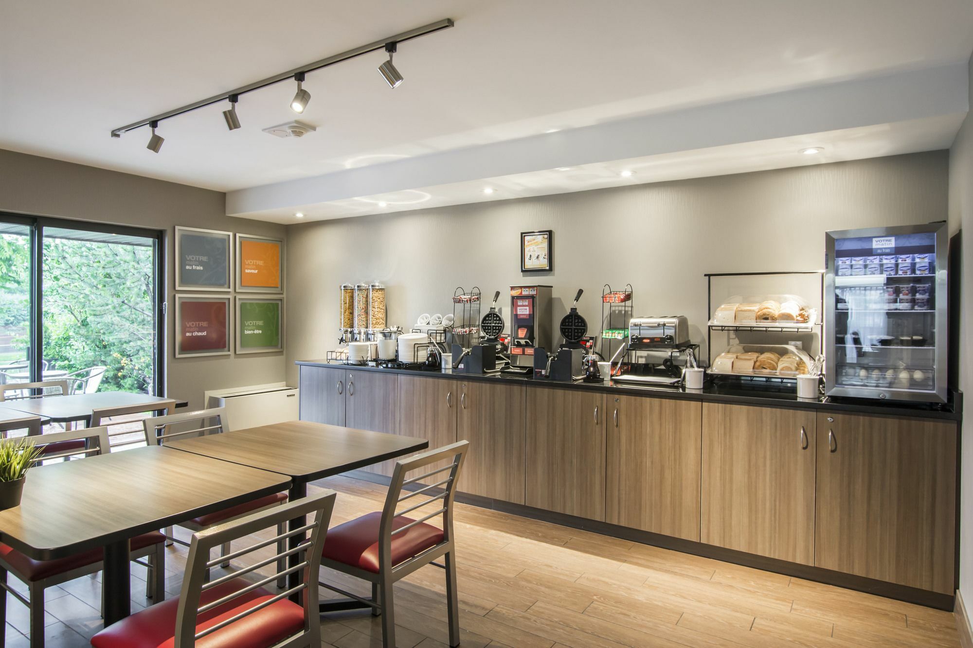 Inn Comfort Airport East Quebec City